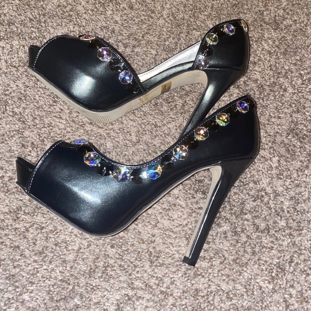 Black Jonathan Kayne high heels